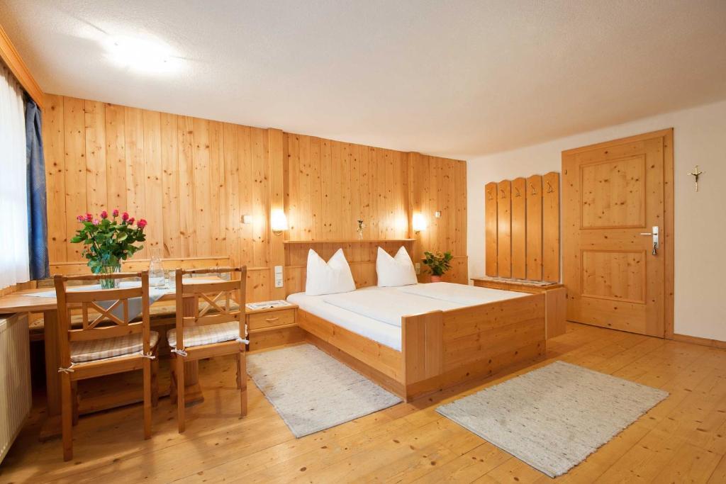Landhaus Taurer Kals-am Großglockner Szoba fotó